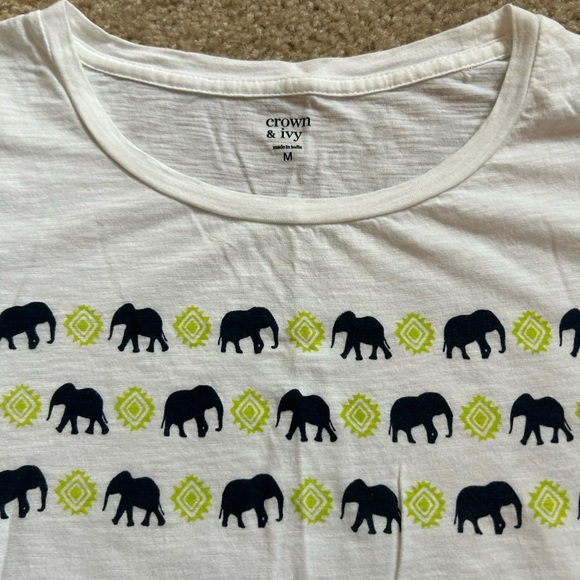 Women’s T-shirt White by Crown & Ivy. size Medium with designer little elephants - Picture 5 of 5